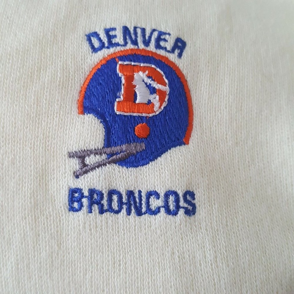 LOGO 7 Denver Broncos Vtg VNeck Sweater Men's White Size XL Embroidered
